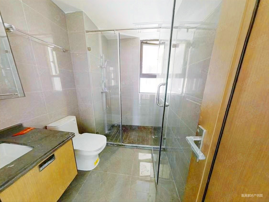 金科博翠天下3室2厅2卫115.18㎡南北148万