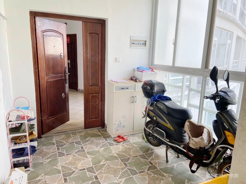 新上西海岸假日海滩5a景区对面大型小区阳光西海岸大两