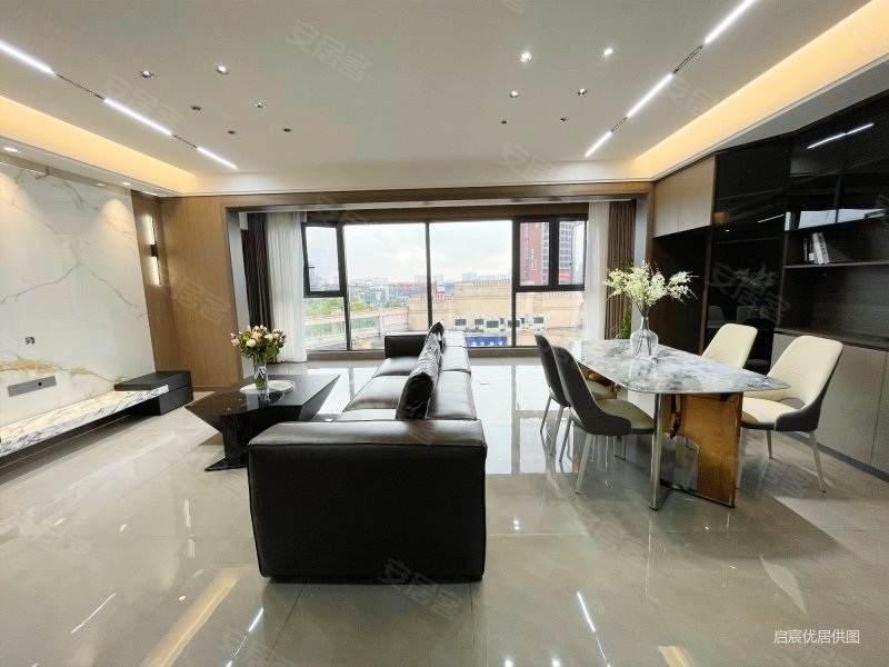 春熙江岸 横厅套三双卫 带产权车位 有证可以按揭 关门卖