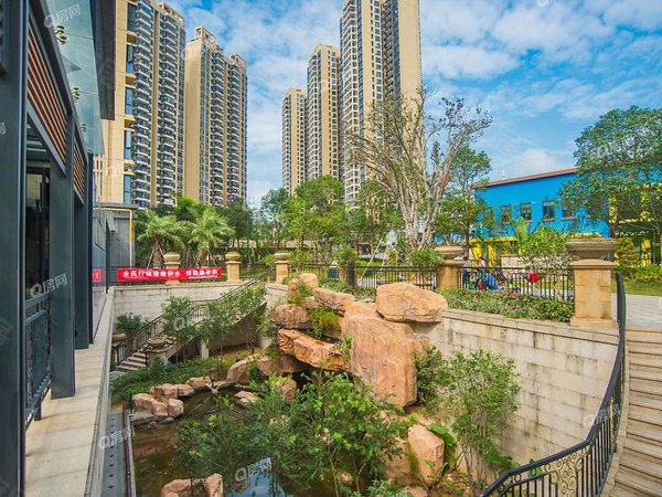 深圳布吉下水径尚水天成5号线下水径站 300米 电梯4房2厅2卫 家私家电