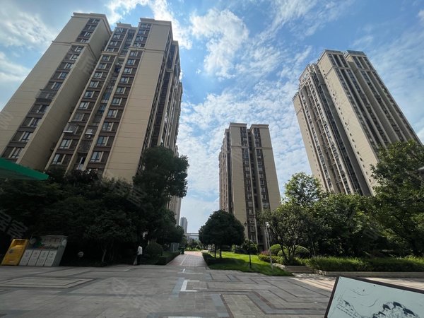 重庆渝北空港桥达蓝湾半岛精装三房出租看房方便出租房源真实图片