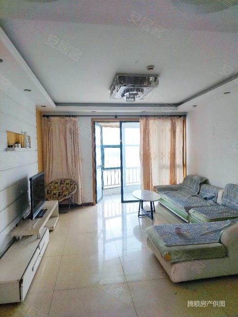 云顶花园精装两室两厅出售,可做三房中上楼层,前排景观好