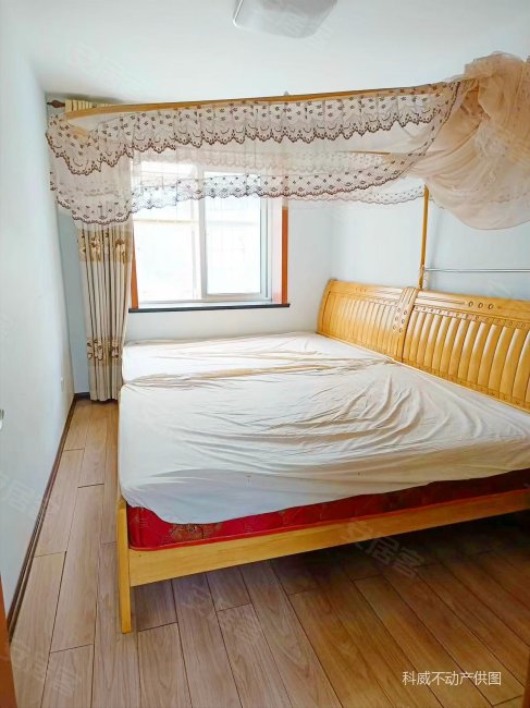 一楼 带个大车库 市中心位置 不挡不冲 带所有家具家电,瑞晟玺景园