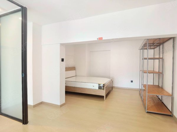 厦门海沧阿罗海广场南海三路1101号楼港汇公寓 大复式一房 一年免一个