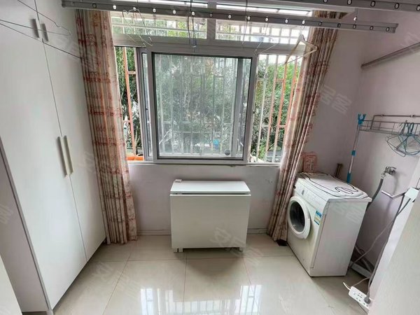 上海浦东世纪公园金桂小区紧邻世纪公园地铁站 带地暖一室 低楼层 可办居住证 可宠出租房源真实图片