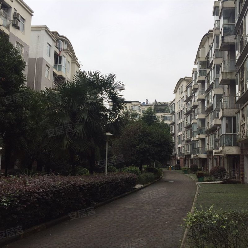 南湖山庄半岛花园别墅