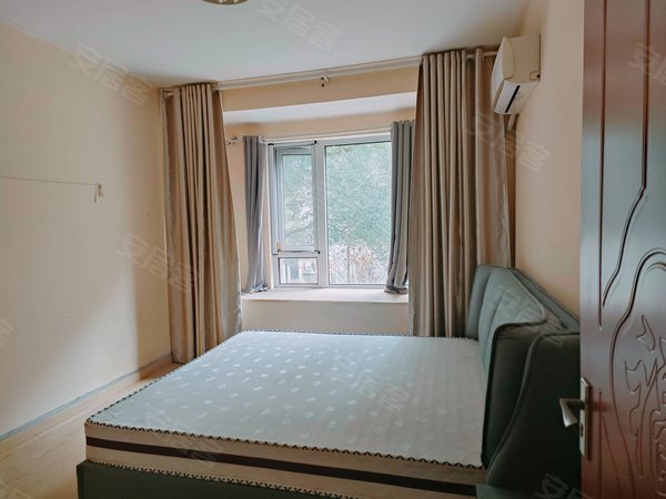 嘉兴南湖南湖街道绿景华庭绿地二期,两房简单装修,看房方便出租房源