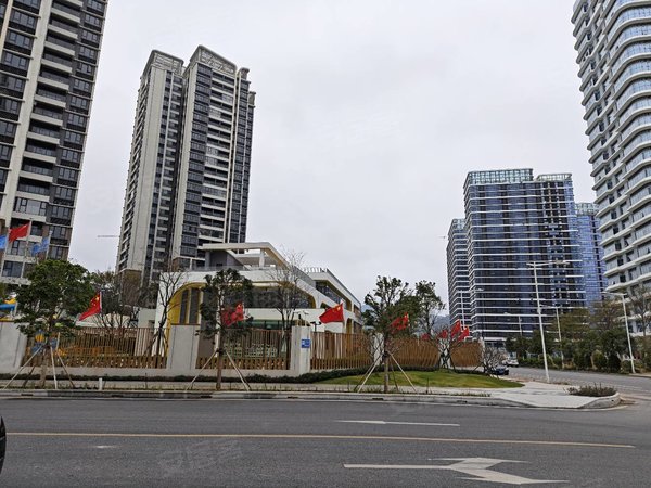 珠海横琴湾仔都会四季保税区精装修3房 全新没住过万科都会四季出租