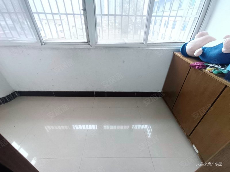 急售49w实验运中瑞金公寓大三室送储藏室