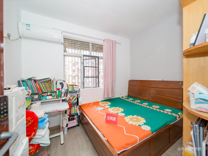 丽湖小两房户型,业主自住着急卖,价格可以谈,满五年