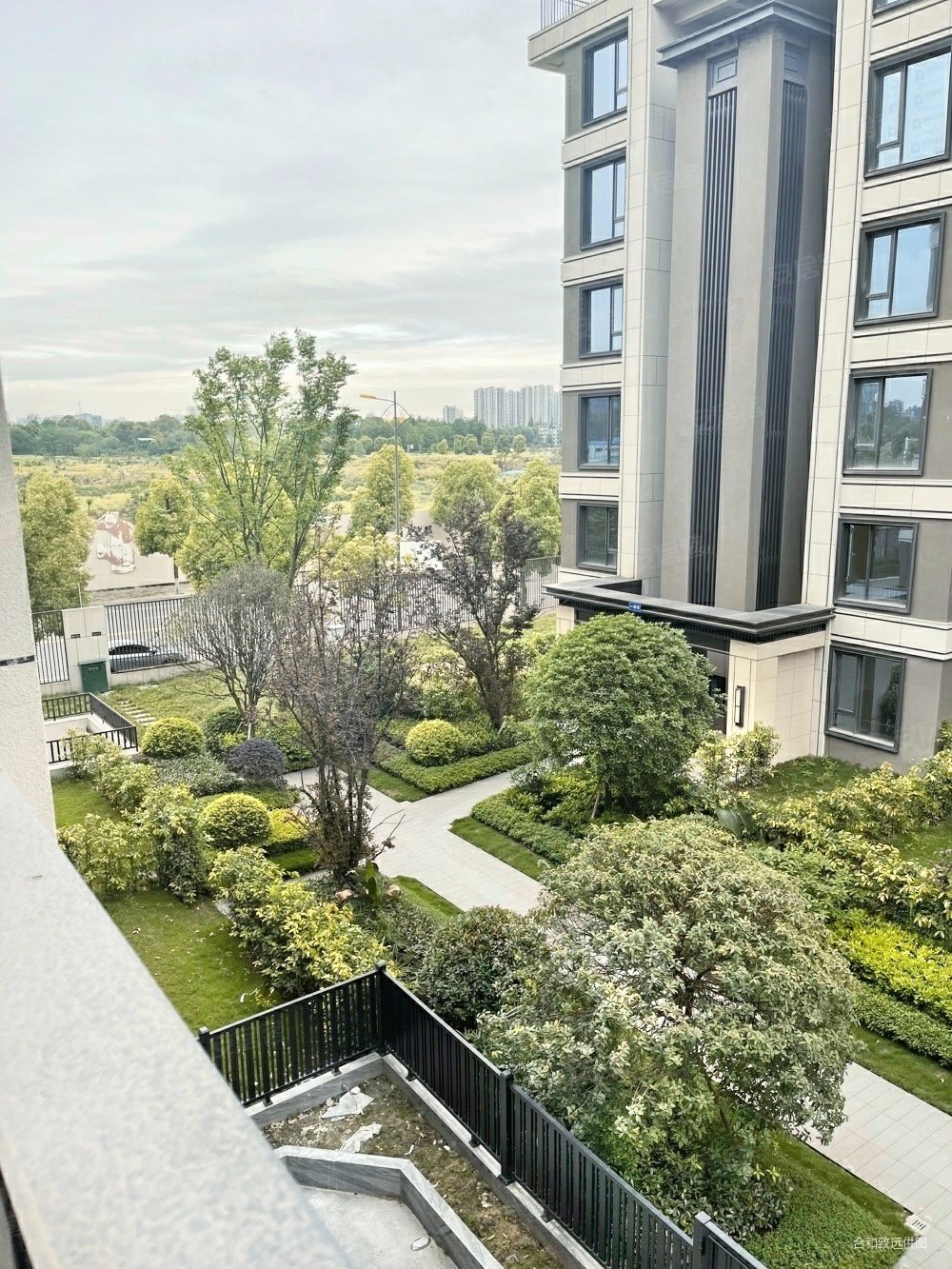 东原香门第名家4室2厅3卫169.13㎡东310万