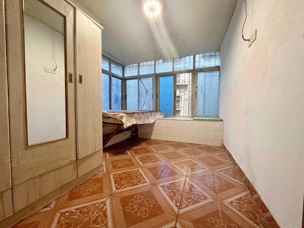 深圳罗湖泥岗红岗西村新出大社区三房(红岗西村)基本家私家电都有出租