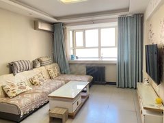 喀什喀什市喀什城区古城万达 仁和花园 五楼两居室 带空调1500月可以季度付出租房源真实图片