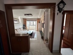 上海松江新浜精装修两室一卫，楼梯房，有钥匙，随时看房入住出租房源真实图片