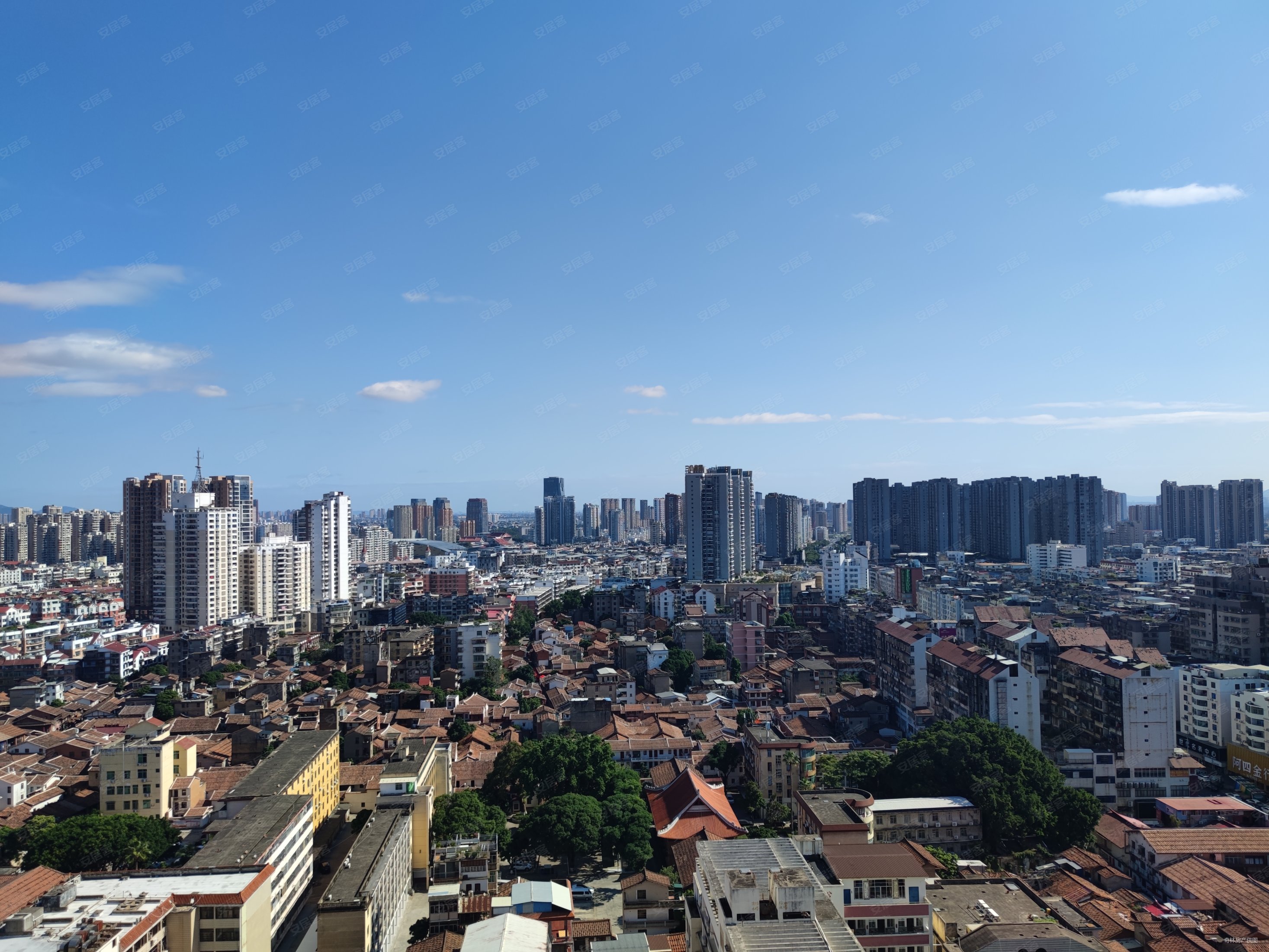 步行街大唐广场高层四面采光精装4房2卫房子非常好送家具家电