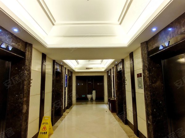 广州海珠昌岗达镖国际中心高层望江 原装电梯直达地铁 商住两用可办