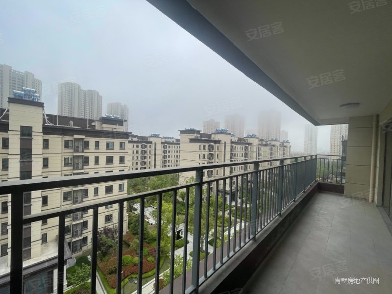 洋房顶复 精装修 150平露台