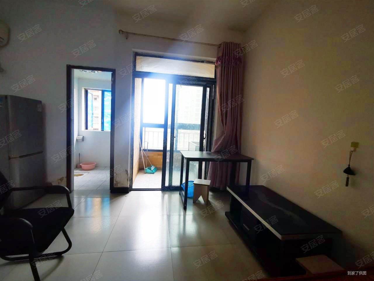 赛力斯旁和合家园二期单间配套,采光极好,诚意出售