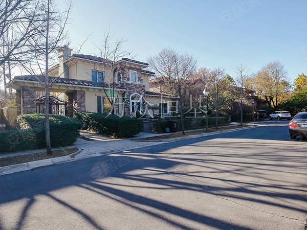 北京昌平小汤山南纳帕溪谷纳帕溪谷572 大独栋别墅 报价4万  空房