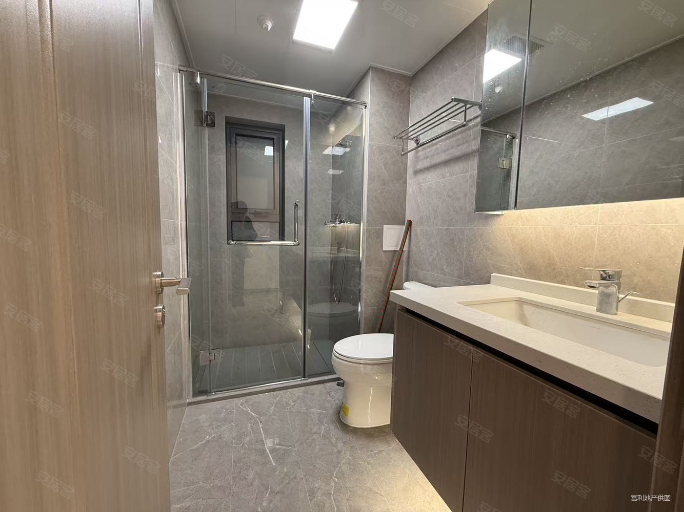 吾悦首府3室2厅2卫113㎡南北129万