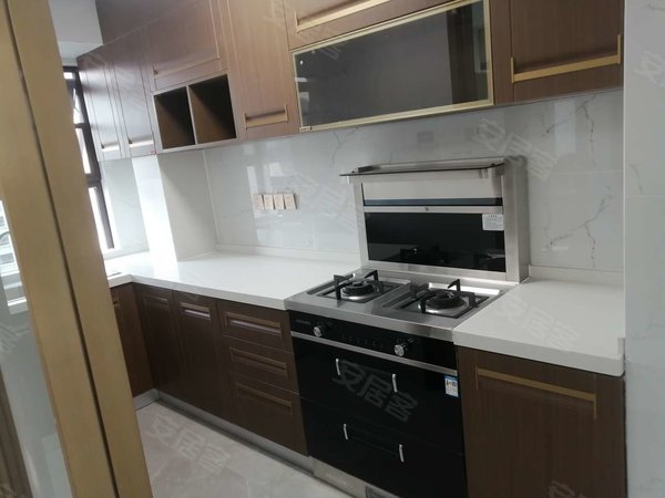 连云港海州万达康颐华府康颐华府 拎包即住 地暖净水都有 安静大三房