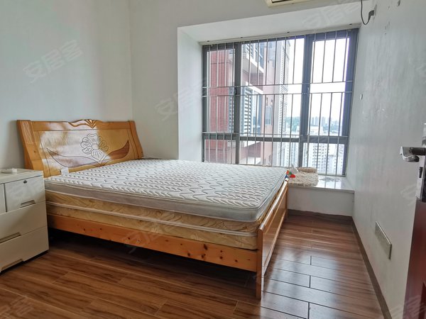 东莞凤岗凤岗中心锦龙又一城沃尔玛旁 锦龙又一城2期 精装3房高层