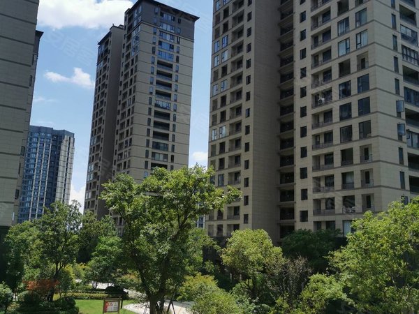 绍兴柯桥柯桥金地湖城大境大坂湖近金地精装修3室电梯房,小区停车方便
