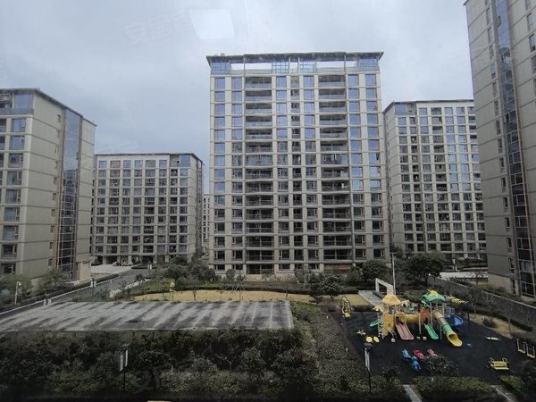 金华东阳横店秦王公馆秦王公馆大边套4房！现代简约风！带地暖！全新的家具家电齐全出租房源真实图片