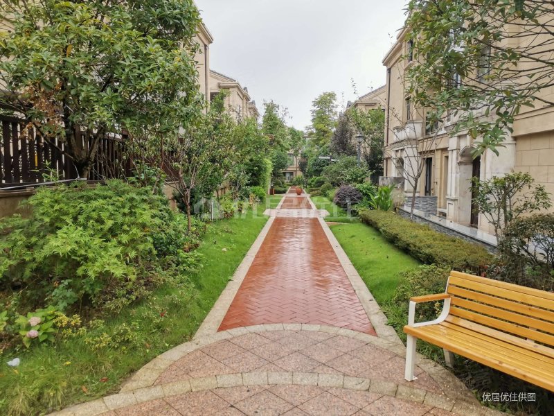 复地君屿墅f区次新小区低容积联排别墅端头302万