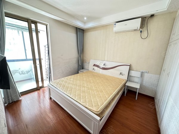 温州瑞安安阳外滩香颂外滩香颂!两室一厅精装修,干净清爽,看房方便!