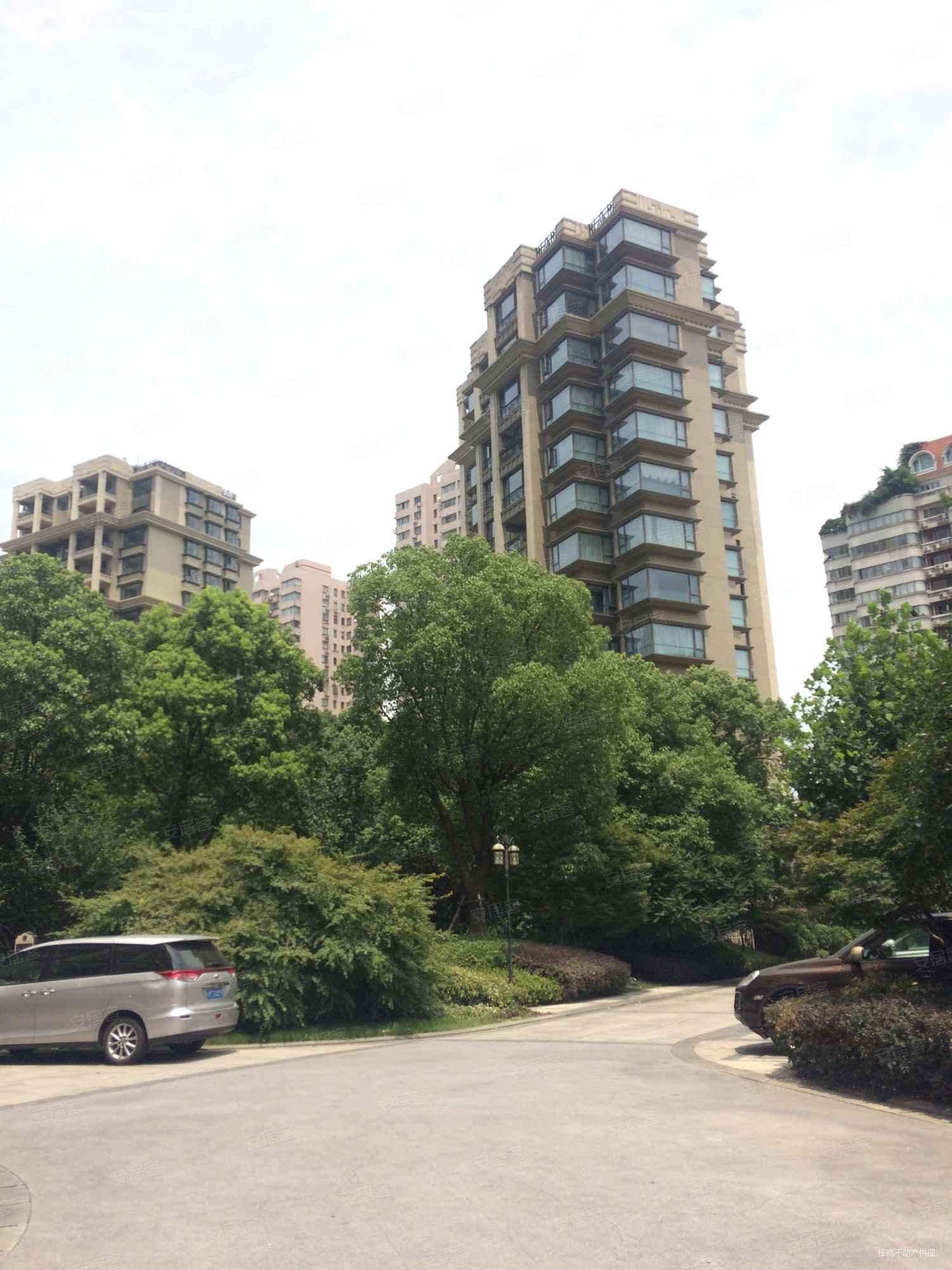 嘉御庭(一期)2室2厅2卫138.22㎡西北2750万