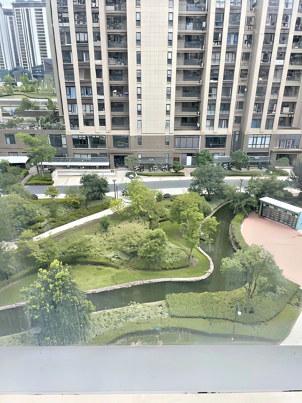 杭州房产网>杭州二手房>临安二手房>临安城区二手房>西墅绿洲>