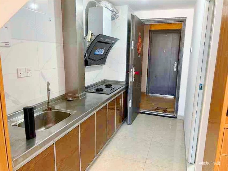 陶冲湖 带电梯 精装修 车位充足 高楼层采光充足 看房有钥匙,新站广场