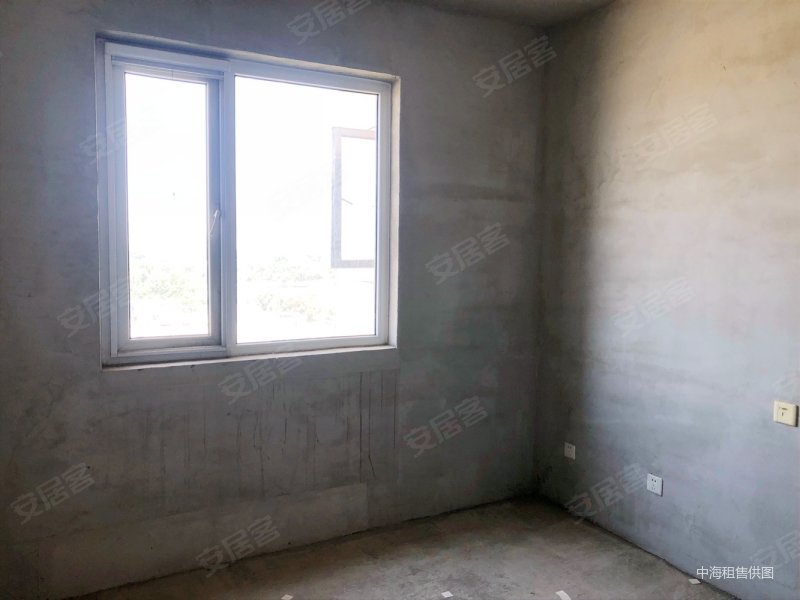 中海城屿墅 180平3室3卫上叠拼带露台 400w