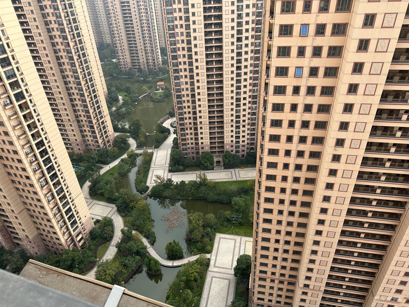 汇金新城性价比三房180万带车位好楼层全天采光