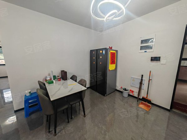 金华东阳横店明都星耀城演员公会旁，东边套四房，有车位，包物业出租房源真实图片