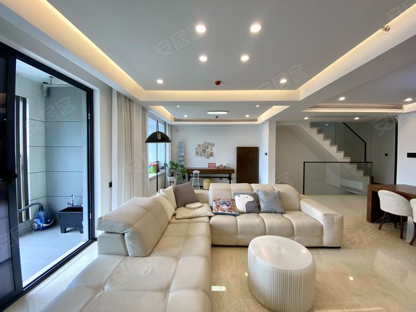 杭州余杭良渚万科大溪谷(公寓住宅)大溪谷上叠东边套 配齐出租 拎包