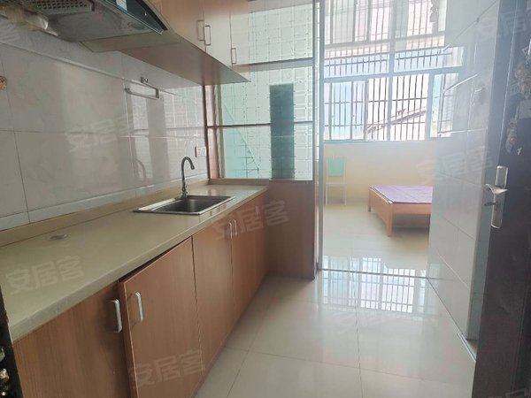 性价比超高 新枫公馆精装单身公寓直租 无中介费可付一 包物业