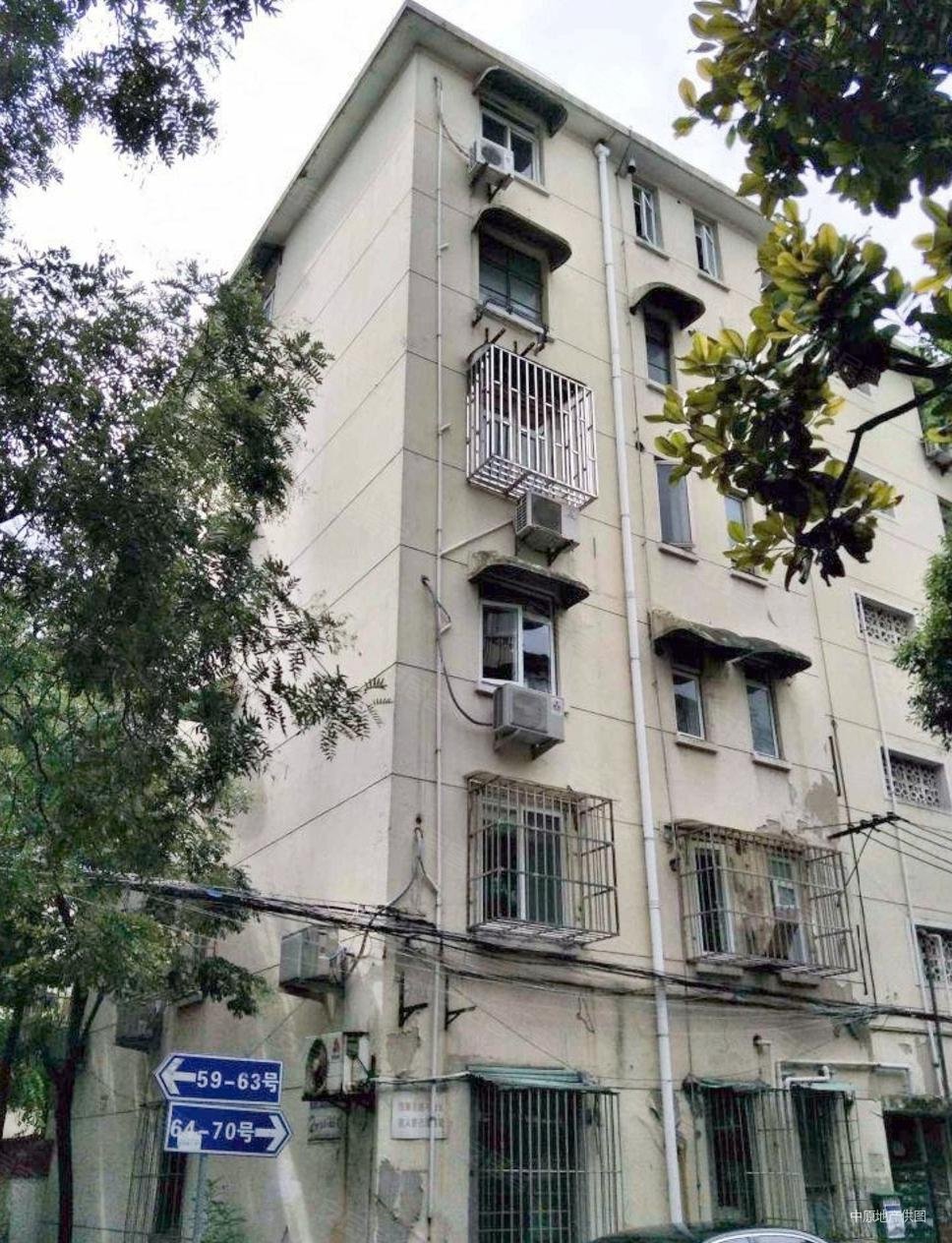 卖点内环三房8号线鞍山新村地铁口3楼