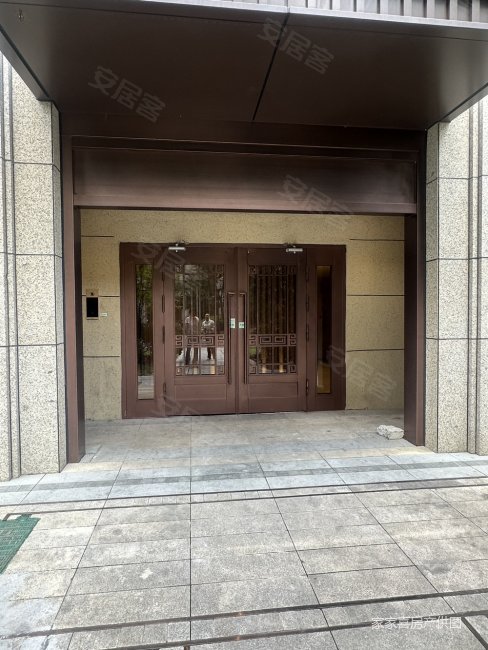 宝龙世家(a区)4室2厅2卫115.86㎡南北129万