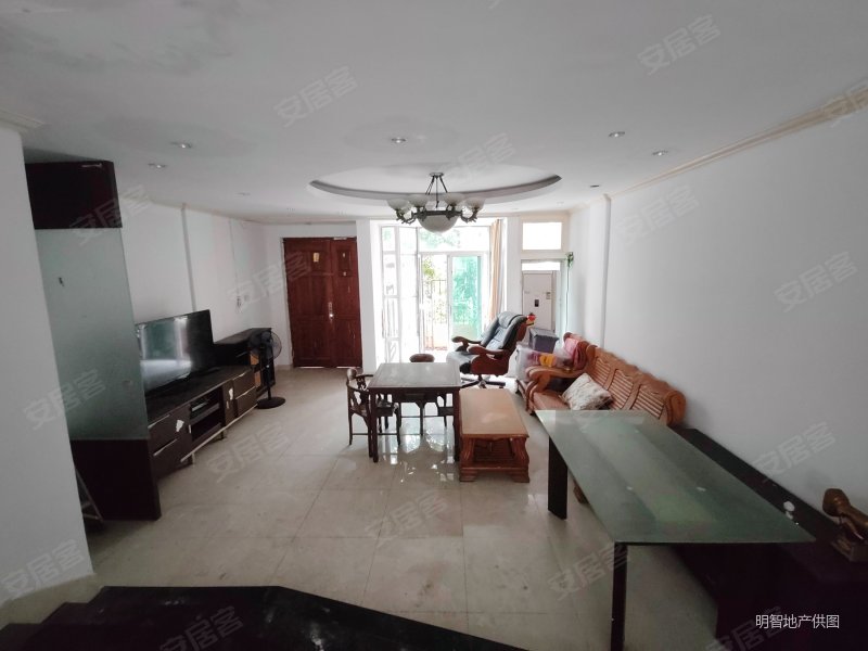 可加建到实用率达到200平方以上 可做到上下四层,御景花园(别墅)二手