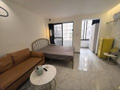 海口龙华滨海押一付一 百方广场对面（梦苑小区）一居室带阳台,电098。出租房源真实图片