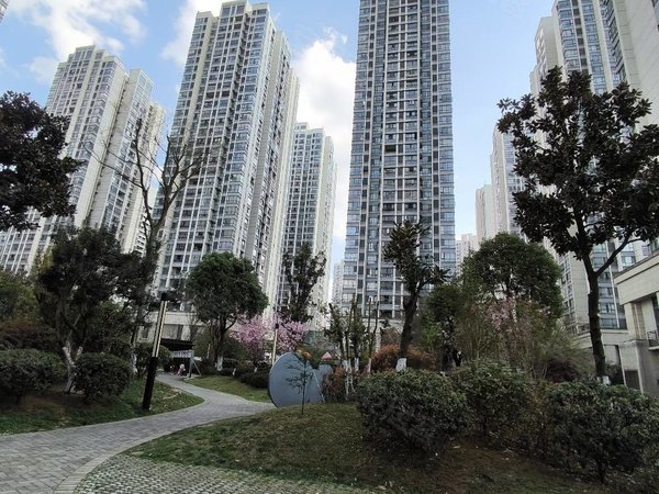 【多图】七冶云泰广场,白云公园租房,云泰广场1室1厅精装修出租1700一