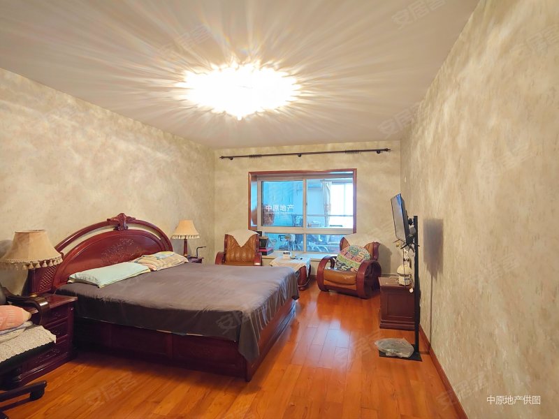 富山花园 一跃二 带院子送客厅挑空 少见房源