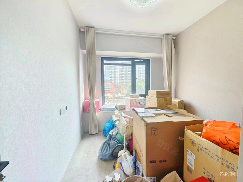 上叠带露台(豪装80万)从没住过(带三大件)采光全天,带车位,品源玺悦