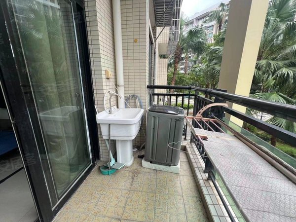 珠海香洲夏湾春泽名园近拱北夏湾市场旁春泽名园大2房小区中间看房