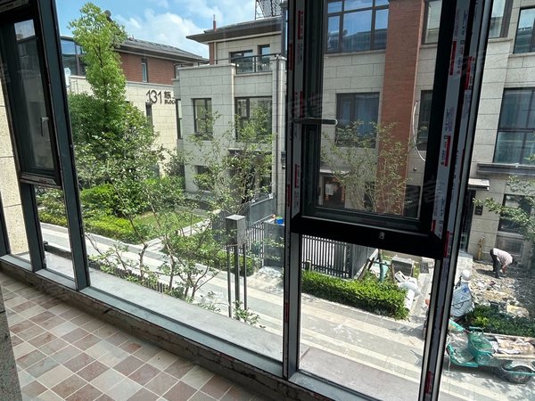 昆山周市镇万达万科公园大道(别墅)万科万悦花园一室一厨一卫带阳台