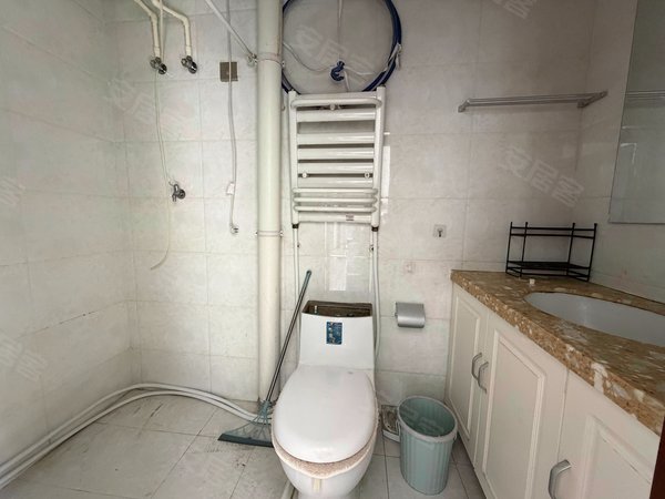 大连西岗石道街新城街小区(西岗区)新城街小区(西岗区) 1室1厅1卫  精装修43平米出租房源真实图片