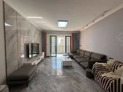 海丰附城附城城区第 一 城电梯三房两厅两卫，家具齐全拎包入住， 停车方便出租房源真实图片