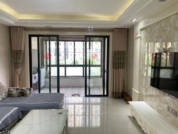 福州长乐吴航皇庭名郡海峡小学旁皇庭明郡 欧式装修 带大衣帽间 设备